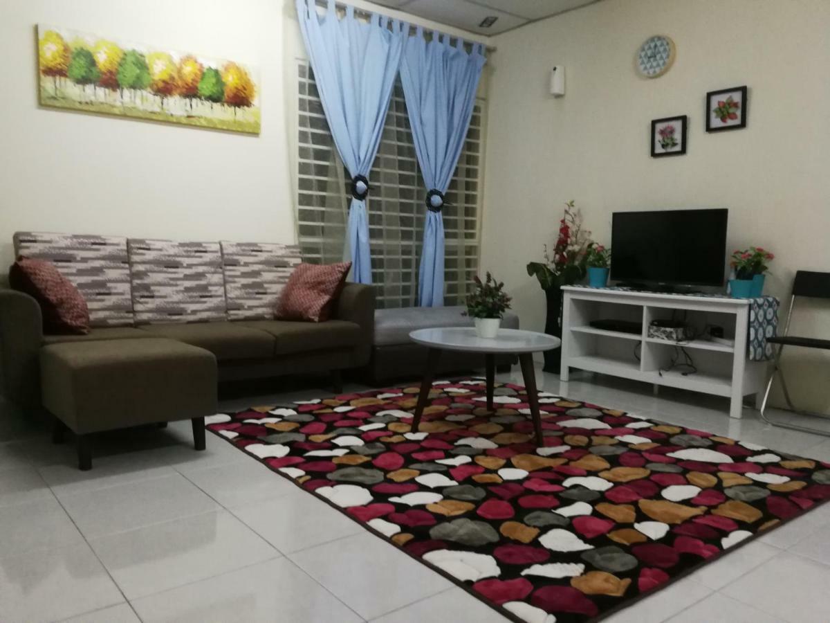 A1-04-03 Damiana Apartment Танджунг Малим Екстериор снимка